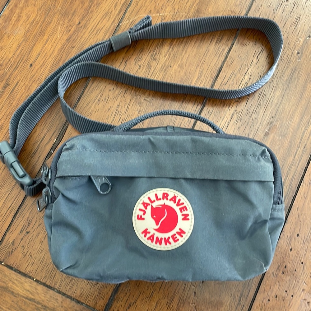 Fjallraven Kanken crossbody/hip pack/Fanny pack.